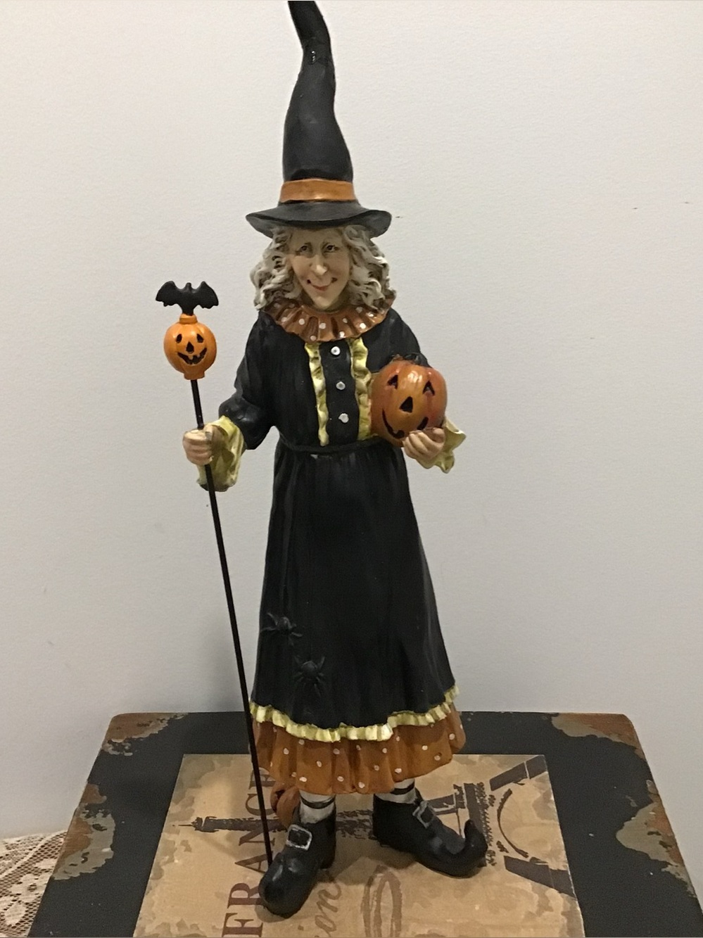 999 FALL CLOSET CLEANUP. 
ONE ITEM 9.00
TWO ITEMS $15.00 on eligible listings